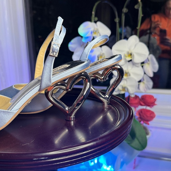 Badgley Mischka Lucille Heart Heel Slingback Pumps - Picture 12 of 14